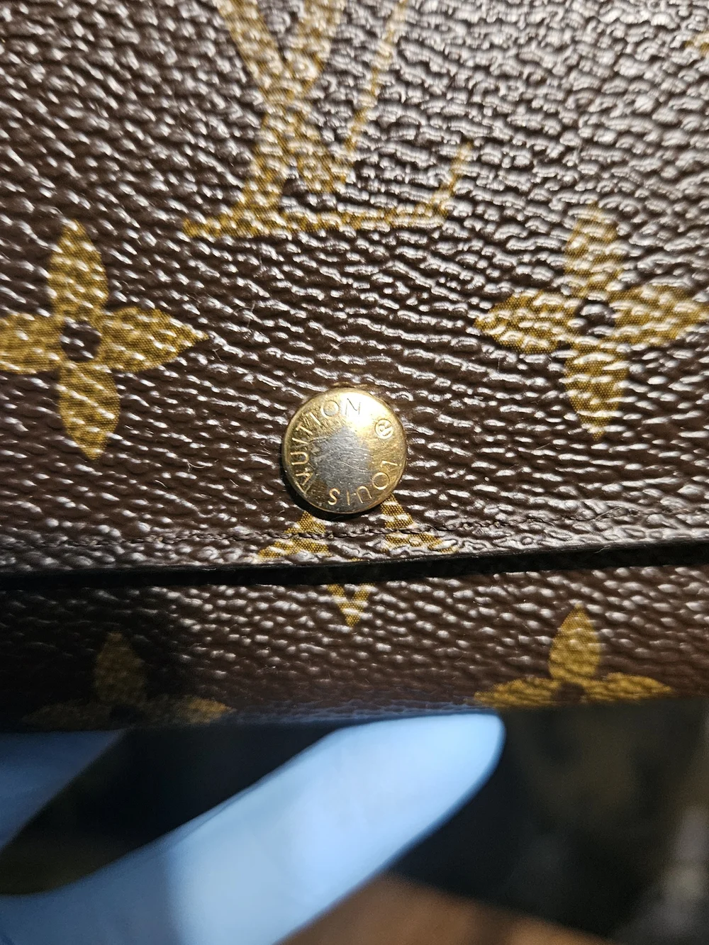 Authentic Louis Vuitton Keyholder Monogram Canvas - Picture 8 of 11